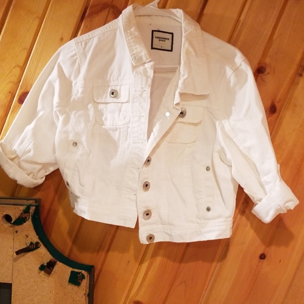 White crop jean jacket